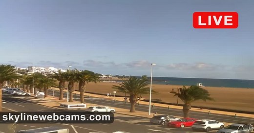 【LIVE】 Webcam Lanzarote - Puerto del Carmen | SkylineWebcams