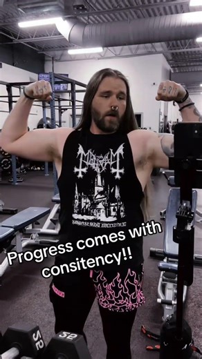 Your goals are right around the corner, never give up. #bodybuilding #motivation #transformation