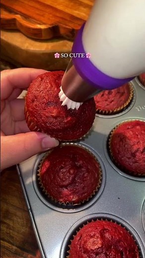 🧁 Red Velvet Cupcakes #baking #recipe #loavesandmuffins #sweetcupcake