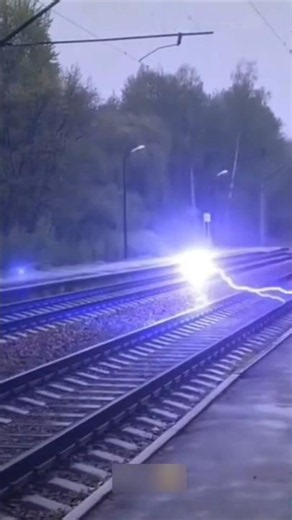 The Rare Ball Lightning Phenomenon Caught on Camera ⚡🌲😳