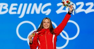 U.S.-born Eileen Gu wins gold at Winter Olympics, seals hero status in China
