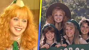 Shelley Long chatted with ET on the set of 1989's classic comedy, 'Troop Beverly Hills.' The actress explained why Girl Scouts of the USA chose not to be involved with the production, and how their decision led to the movie's stand-in organization, Wilderness Girls. In this behind-the-scenes interview, Shelley also shared what she loved about playing unlikely troop leader Phyllis Nefle | Entertainment Tonight