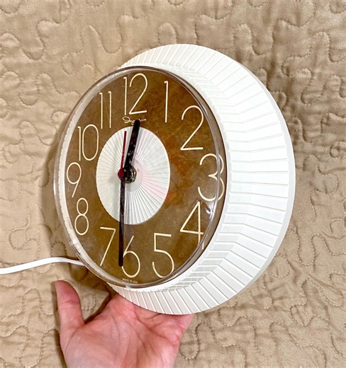 Vintage Mid Century Ingraham Wall Clock WORKS Cream & Brown Color - Etsy