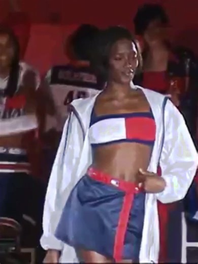 the current models are having a hard time walking the runway, imagine if the had to dance like naomi did #model #modeling #90s #flashback #naomicampbell #runway #catwalk #edit #fancam