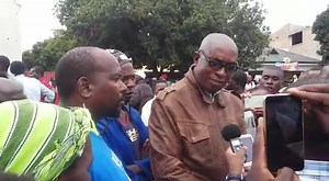 Images and videos :Gutu saying he was not suspended. Said to be in Bulawayo .Political violence MDC KHUPE people and MDC T fighting "Shame. This all boils down to bad leadership .If the vision is for a better Zimbabwe stop fighting each other for power . Zviri kunetsa shuwa nekunyadzisa. It's an African problem for sure .You cant even resolve your conflicts once and for all and zanupf is busy rigging elections while you are busy fighting for power. Declare all the threats and suspensions null an