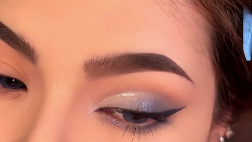 Ice Blue Mermaid Eye Makeup | Beauty Tutorial