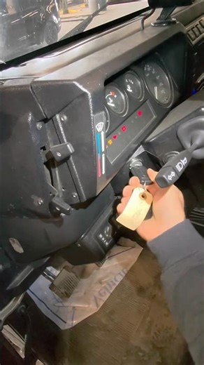 Programming a keyless remote on a 2006 Defender 🇬🇧🔑 #defender #locksmith #keylessentry