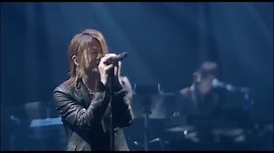 #GLAYJourney June Bride特別編 6月はJune Brideということで、 この時期に聴きたい恋愛ソングにちなんで 2009年4月に開催された 「TAKURO Produce Live 2009 THE GREAT VACATION -extra- ～あれから10年も、このさき10年も～」より 『つづれ織り～so far and yet so close～』をお届けします！ この曲は、2014年に行われた "あなたが決めるBALLADE BEST☆MELODIES"の ファン投票で第一位になりました！ #GLAY としては珍しい、 女性目線で繊細な愛が描かれている歌詞にも注目です！ 愛する人を思い浮かべてお聞きください♪ | GLAY