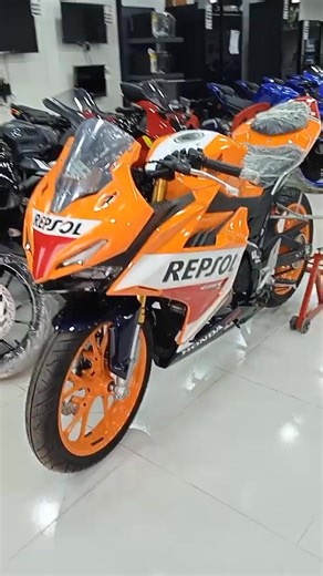Honda CBR 150R Repsol Edition Showcase