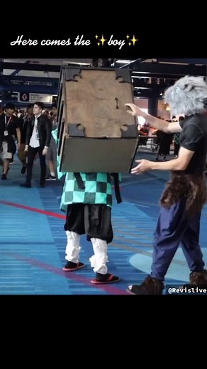 Wait for it 👀 @rooneybin as tanjiro/ @jcconspiracy as inosuke || #demonslayer #demonslayercosplay #animematsuri #animematsuri2021 #nezuko #nezukobox