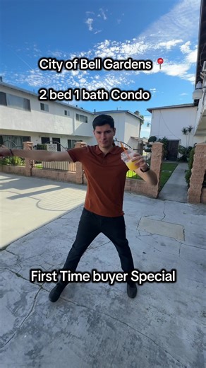 🏡 2 Bed • 1 Bath Condo – Bell Gardens, CA Price: $414,999 Stop renting and start owning! You may be able to get into this home with as little as $15K down 😳 ✨ Highlights: ✔ First-time buyer friendly ✔ Ask for $7,500 lender credit — see if you qualify ✔ Walk to Bell Gardens High School & Elementary ✔ Gated community great location ✔ No MI with certain programs 📲 Message me to run numbers or schedule a tour Enrique Nava — Realtor® (323) 401-2660 DRE #02166952 Empire RE Properties Listed by Enri