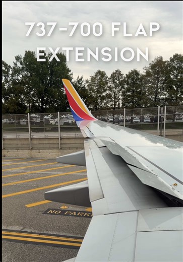 737-700 flap extension ✈️ I know how much you avgeeks love random airplane noises so here’s an old SWA bird extending flaps for departure at BWI