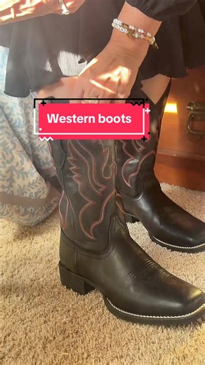Western boots for women with hand stitched detail and durable lug sole. #westernboots #cowgirlboots #cowboots @Palitutu boots