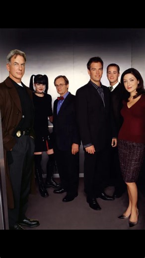 A Shocking Betrayal Rocks the NCIS Team — Fans Didn’t See This Coming - The latest NCIS episode stunned viewers as a key team member betrayed the squad, throwing long-standing relationships into chaos. CHECK THE COMMENTS FOR THE FULL STORY. ... Tensions are high as trust is shattered and motives questioned, leaving both the characters and fans scrambling to make sense of the unexpected twist. Every scene is charged with suspense, and the fallout promises dramatic confrontations in upcoming episo