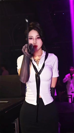 Trendy Chinese Girls on TikTok: DJ Tea Cher