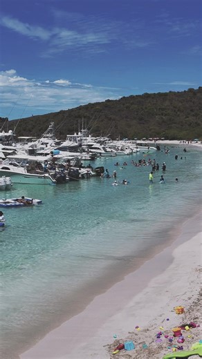 🌴🚤✨ Paradise found. Welcome to Puerto Rico, where crystal-clear waters and island adventures create the perfect escape. From luxury boat rental, yacht charter, and private alquiler experiences, you can explore Icacos, Palomino, Culebra, Vieques, Culebrita, Piñeros, Lobos, Caja de Muertos and more. Whether you’re staying at a hotel, resort, or AirBnB, this Caribbean paradise is your gateway to sunshine, turquoise seas and unforgettable moments. Save this destination, keep dreaming, and follow f