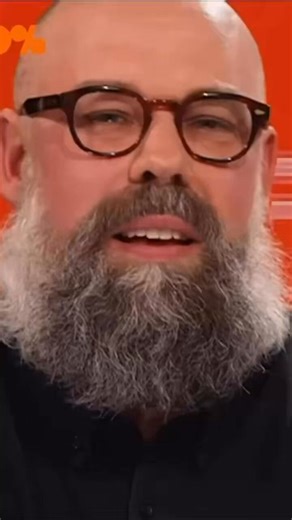 Den här tjejen borde få en valbar plats på en riksdagslista för Moderaterna. Hon är en otroligt bra debattör. Kanske pratar lite för snabbt men otroligt snabbtänkt och hittat de rätta orden och motiverar allt på ett effektivt och förståeligt sätt.