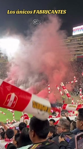 🎈 ¡Dale color y emoción a tu estadio con nuestros globos! 🎉 Somos fabricantes especializados en globos para eventos deportivos. Pedido mínimo: 5 millares. Mira el increíble video de los globos que hicimos para la selección peruana: '¡Arriba Perú! 🇵🇪' #EventosDeportivos #GlobosEstadio #ArribaPerú #FabricantesDeGlobos #Perú