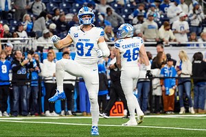 Aidan Hutchinson flips Lions-Rams game on head with crazy interception