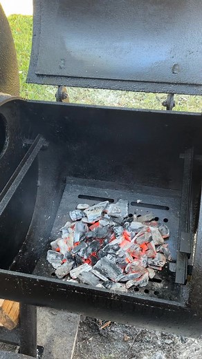 How to start and manage a fire in an offset smoker! Part 1 Starting the fire! #firemanagement #managingafire #offsetsmoker #oldcountrybrazos #bbq | Rockin Barbeque
