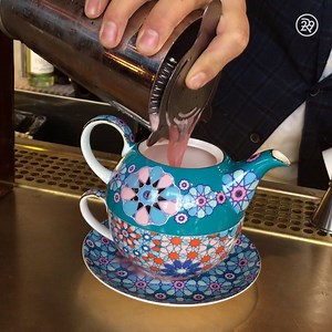 957K views · 1.7K reactions | This is NOT your average high tea experience  How to make tea properly: https://r29.co/2FGvrvT | Refinery29 | Facebook