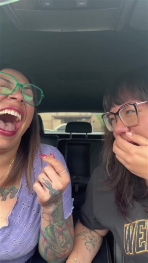 Cackling Besties: Quick Laughs with Lezlie