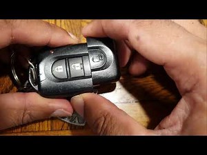 How to replace the Nissan Qashqai remote control key battery