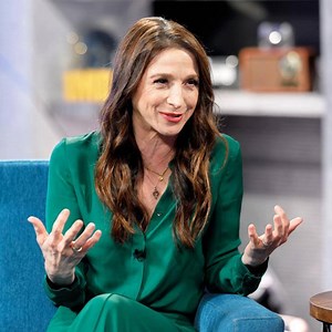 The Marvelous Mrs. Maisel's Marin Hinkle shares how co-star Rachel Brosnahan likes to bring a little joy to set with the help of some cute animals - both pig and small 🐷. Watch our full interview with Marin here: https://imdb.to/show396 | IMDb