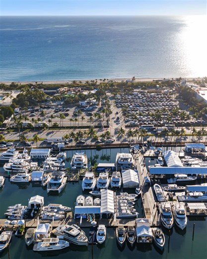 All eyes are on Leopard this Miami. 🐆🌴 Today’s the final day to explore the 40 PC, 46 PC, and the highly anticipated 53 PC refresh on Collins Ave. #LeopardCatamarans #MiamiBoatShow