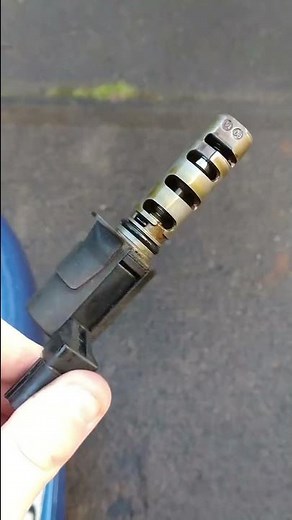 Cleaning A VVT Solenoid On A Toyota Yaris 2SZ-FE