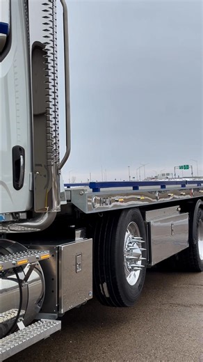 Delivery Day!!! Congratulations to Jackson County Tow Service on another beautiful NRC 40,000 lb rollback to add to their already impressive fleet!! 2026 Western Star 49X | NRC 40,000 lb 30 foot Rollback ~ This is a serious, no-compromise heavy-duty rollback built for operators who demand power, durability, and control. Truck Specs • Cummins X15 – 565 HP • Allison 4500 RDS Automatic • Set-forward axle configuration • 20K lb front axle • 46K lb rear axle • 20K lb pusher axle Body & Equipment • NR