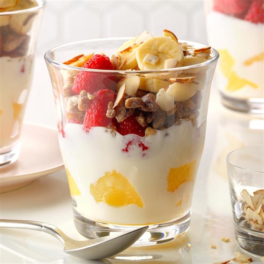 13 healthy yogurt parfaits to start off your day