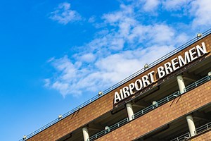 Flughafen Bremen: Mann steigt ins Flugzeug – dann muss der Pilot durchgreifen