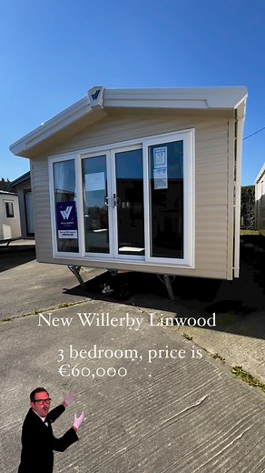 New Willerby Linwood 38x12 three bedroom with front sliding doors, full winter pack and galvanised chassis . Is available at our Rathcoole Dublin sales centre . Price is €60,000 . You can contact us on 01 4489410 for more details 📞 | Harry Farrell & Sons Ltd