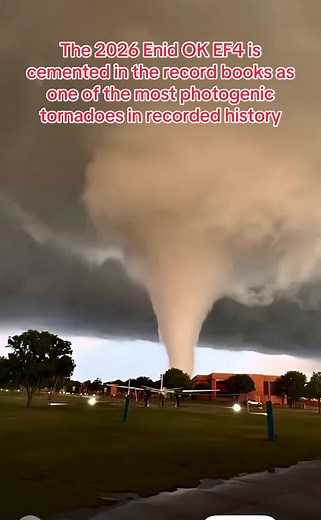 Truly nothing less than a miracle that this monster of a tornado did not take any lives! My prayers to the town of Enid as they clean up from the devastation left behind. #tornado #fyp #oklahoma #tornadotok #EF4