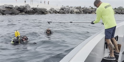 FSU Panama City Diving Program cleans up the bay