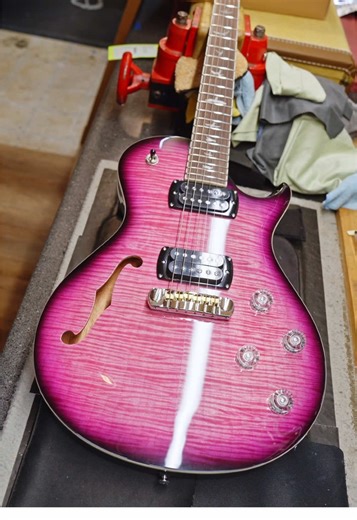 This is the signature guitar of Zach Myers, axeman of the multi-platinum rock band Shinedown, and it’s one of the most unique designs in the PRS SE lineup. The cool factor starts at its vibrant Elderberry Burst finish, and wraps all the way around to the satin neck and gloss rear headstock treatment. @PRS Guitars SE Zach Myers Signature Guitar - Elderberry Burst 💖 Mahogany body w flame maple top 💖 Mahogany neck w rosewood fingerboard 💖 245 “S” pickups 💖 PRS adjustable stoptail bridge #guitar