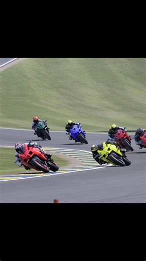 THE SUPERCHARGED KAWASAKI H2 TAKES ON THE TRACK IN A BREATHTAKING RACING BATTLE 🏁🏍️#shorts