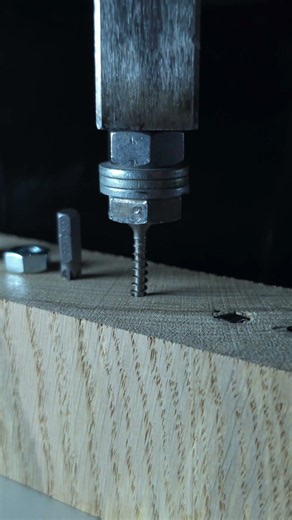 Massive Oak vs Metal 🌳Will it split? 👀#oakwood #wood #metal #asmr