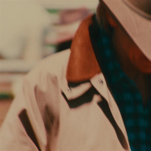 Protection, comfort, and 100 years of heritage. Waxed cotton shields from rain. Soft flannel lining holds in warmth. With seamless shoulders and corduroy collar. | Filson