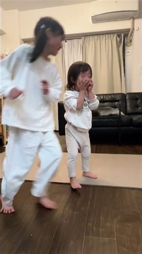 姉に叩かれて弟が大変なことに😂 #子育て #2児ママ #姉弟