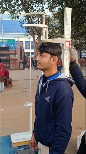 Checking my height 😁||(saras Mela) #youtubeshorts #shorts 🔥🔥🔥 #height