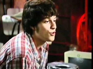 Rebeldes cantam pela primeira vez 'O Amor Está em Jogo'