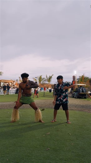 Mauka Warriors Luau on Instagram: "Fa’ataupati: proof that even slapping bugs can turn into an art form. 🪰➡️💪🏾 From mosquito defense to warrior dance! #maukawarriorsluau #luau #liveshow #visithawaii #fireshow #dinnershow #travelhawaii #culture #hawaiitrip #hawaiianvacation #hawaiilife #oahu #samoa #samoanslapdance #faataupati #polynesian #polynesianculture"