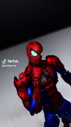Revoltech 2.0 Spider-Man, with matte spray. #revoltech #marvel #marvelcomics #spiderman #spidermanacrossthespiderverse