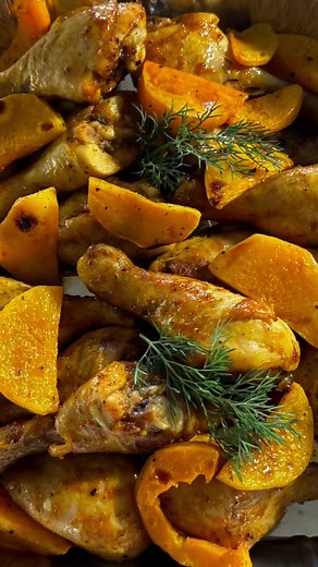 Family gatherings, Young luncheons, friends get together no matter the event. Send us a DM for your Menu selectoins to have you all sorted. 😉 #gatherings #familytime #friendsreunion #newapartment #luncheon #gradlunch #thefoodieplatters.co