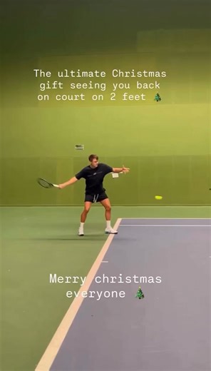 Former world No.4 🇩🇰 Holger Rune has been sighted back on court just 10 weeks after suffering a torn Achilles. Good to see you back, Holger 💪 🎥 @anekerune / Instagram | The First Serve