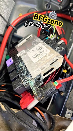 Problème module SAM arrière Mercedes-Benz - Défaut électronique du calculateur - Réparation rapide !