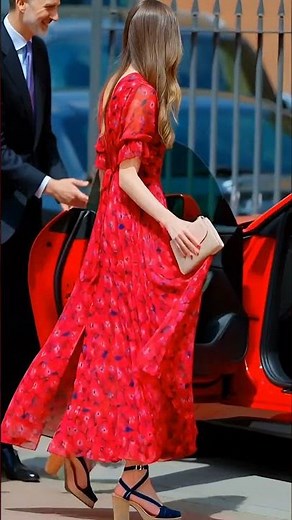 King gift new car to little princess #leonor #familiarealespañola #spain