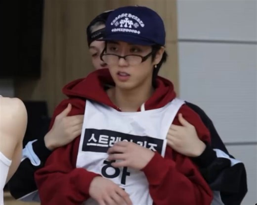 this has me thinking...Jsvng sandwiched between two guys (maybe Lx & Mnh) grinding, whining so cutely. there are hands all over him, tickling & squeezing (maybe he's a little tipsy, maybe they're in a club, on the dance floor or sth) Jsvng's head spins as he cmes in his pants